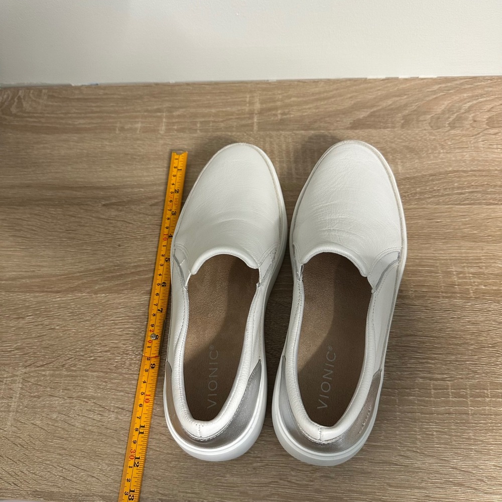 Vionic‎ Womens Kearny Slip On Sneaker US 9.5 Wide White Silver Leather Platform - Picture 16 of 16